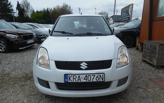 Suzuki Swift cena 5100 przebieg: 250000, rok produkcji 2009 z Karczew małe 232